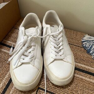 Women Veja Campo White Leather size 8